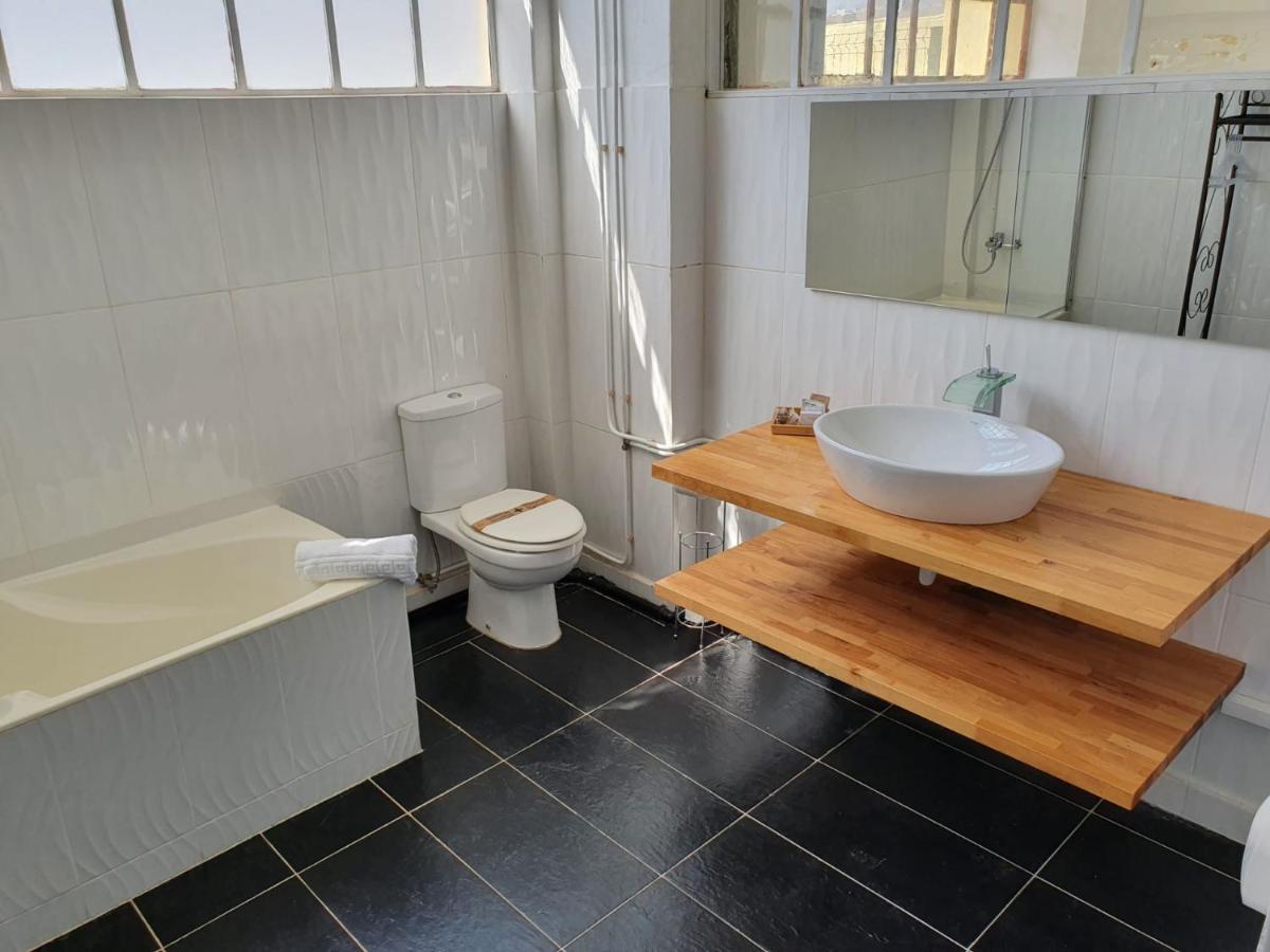 Urban Guest house 3*